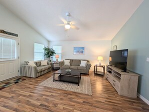 TV, DVD player - Charming 3 bedroom plus den, 3 bath home with access to community pool (Frankford)