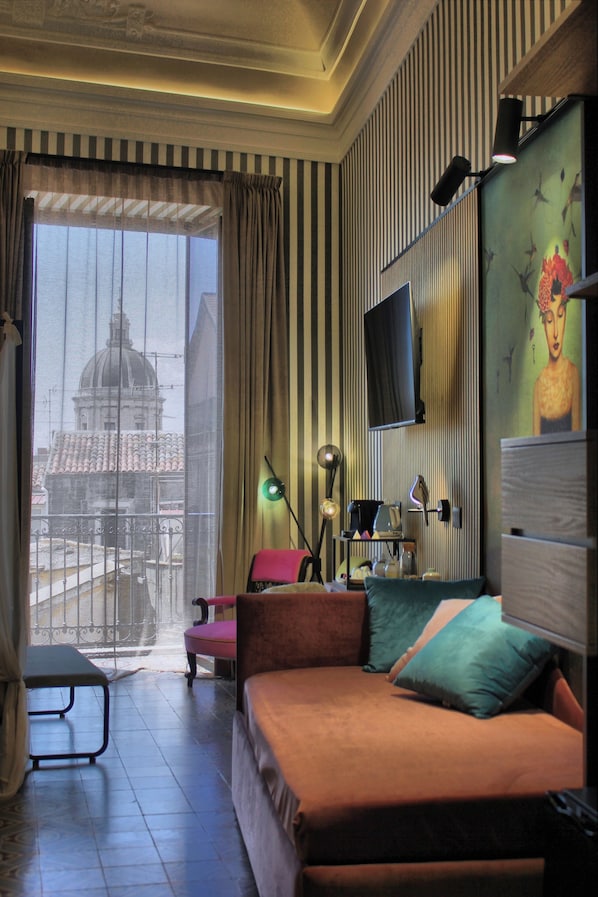 In-room safe, desk, laptop workspace, blackout drapes