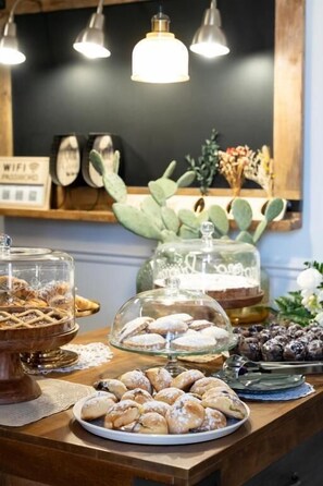 Free daily buffet breakfast