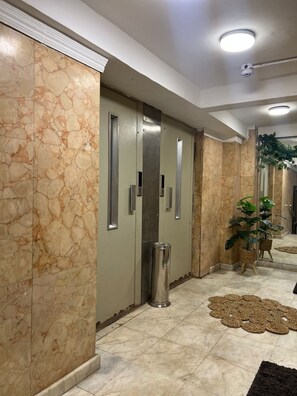 Mostrador de check-in y check-out