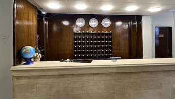 Mostrador para check-in y check-out