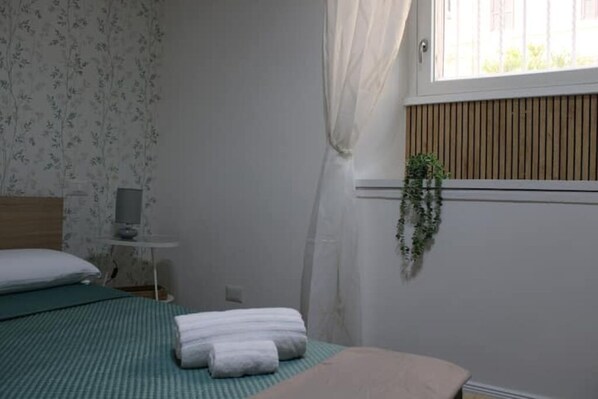 3 多间卧室、WiFi、床单