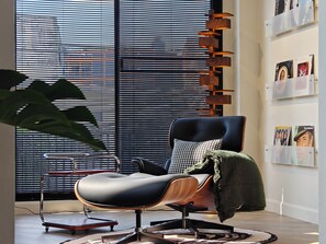 Interior - 4-story modern art villa Free WiFi Netflix (Khwaeng Khlong Tan Nuea)