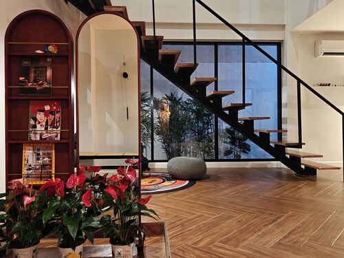 4-story modern art villa Free WiFi Netflix
