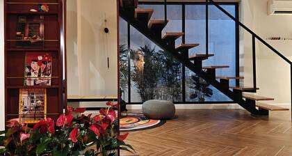 4-story modern art villa Free WiFi Netflix