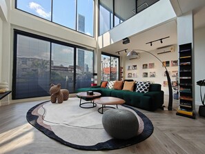 Interior - 4-story modern art villa Free WiFi Netflix (Khwaeng Khlong Tan Nuea)