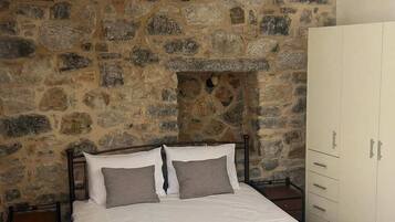 2 多间卧室、熨斗/熨衣板、WiFi、床单