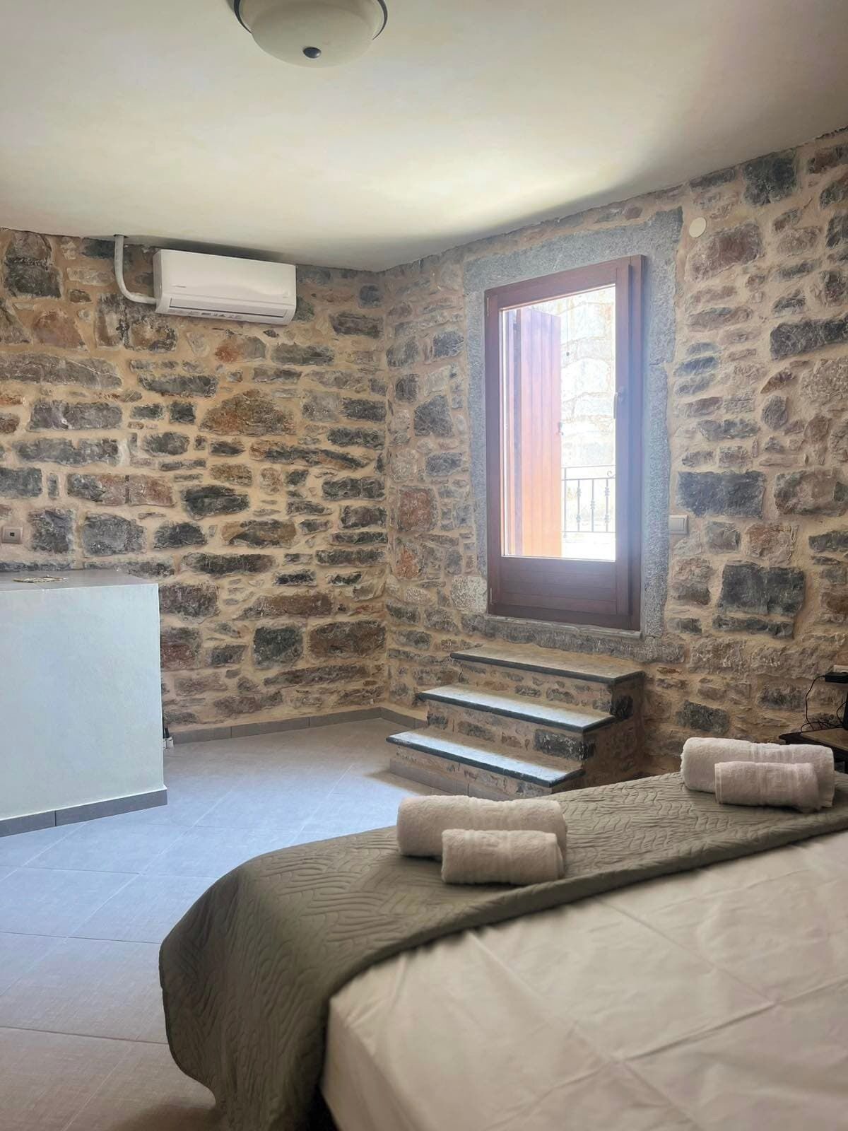 2 soverom, strykejern/-brett, wi-fi og sengetøy