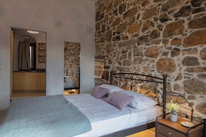 2 soverom, strykejern/-brett, wi-fi og sengetøy