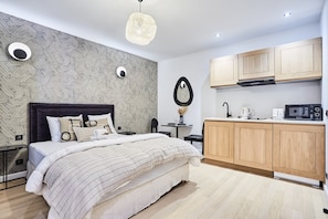 Apartment | 1 bedroom, laptop workspace, iron/ironing board, bed sheets - Superb Studio in the Center of Paris/opera (Paris)