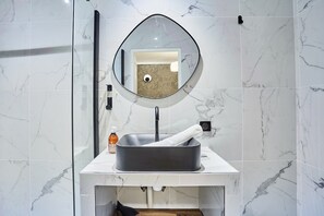 アパートメント | バスルーム | ヘアドライヤー、石鹸、シャンプー