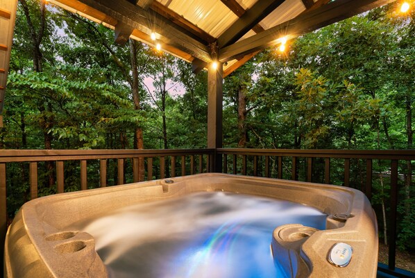 Outdoor spa tub