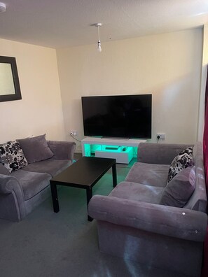Living area - HEATH TOWN APARTMENT (Heath Town)
