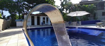 Complete house with swimming pool and steam sauna on one of the most beautiful beaches in Brazil.