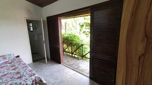4 bedrooms, desk, free WiFi, bed sheets