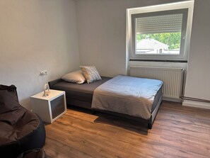 2 bedrooms, Internet, bed sheets