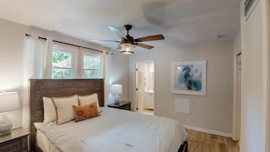 4 bedrooms, iron/ironing board, free WiFi