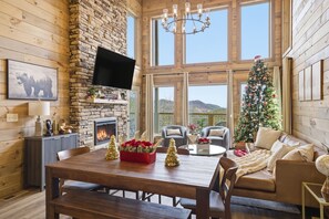 House, 3 Bedrooms | Living area