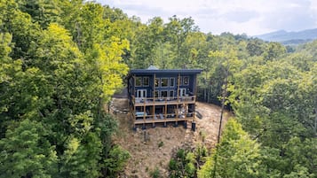 House, 3 Bedrooms | Exterior