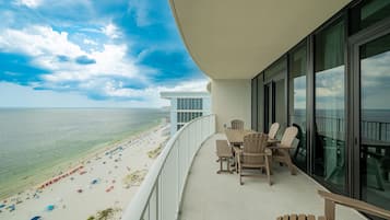 Kondominium, 3 kamar tidur | Tempat makan outdoor