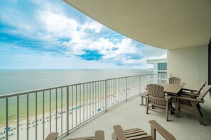 Condo, 3 habitaciones | Restaurante al aire libre