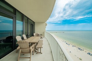 Condo, 3 habitaciones | Restaurante al aire libre