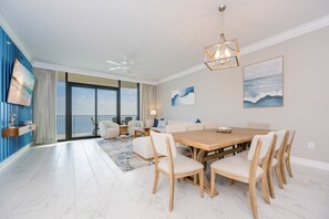 Condo, 3 Bedrooms | Interior