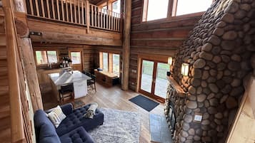 Cabin, 3 Bedrooms | Living area