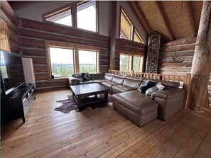 Cabin, 3 Bedrooms | Living area | Smart TV - Adams Rest 3 Bedroom Cabin (The Dalles)