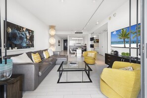 Smart-tv, videospil, dvd-afspiller, bordfodbold