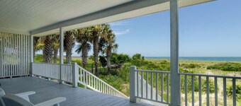 Charming Oceanfront Cottage on South End