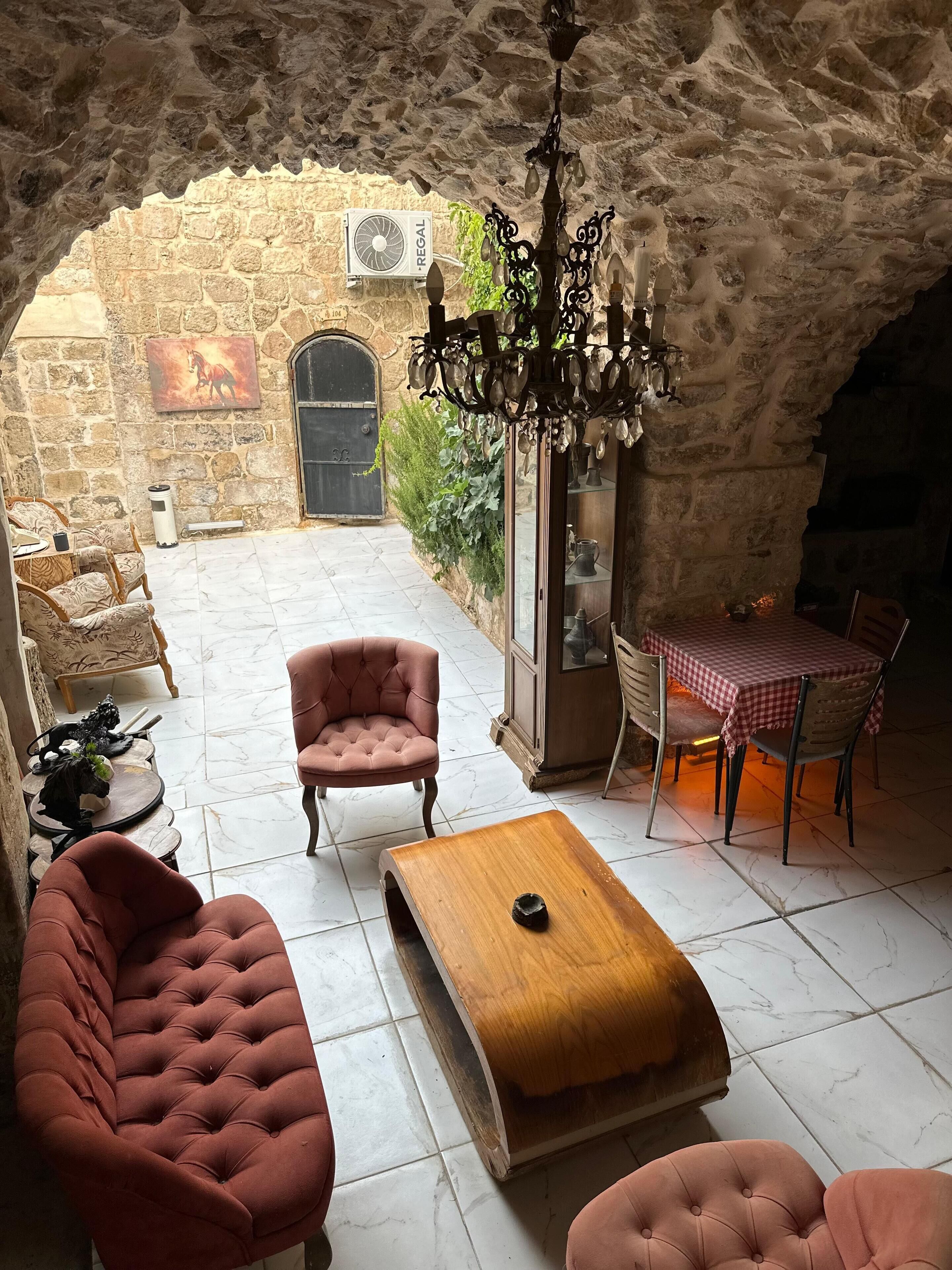 المنشأة من الخارج