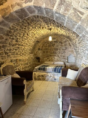 Classic Room, City View | Blackout curtains, soundproofing, iron/ironing board, free WiFi