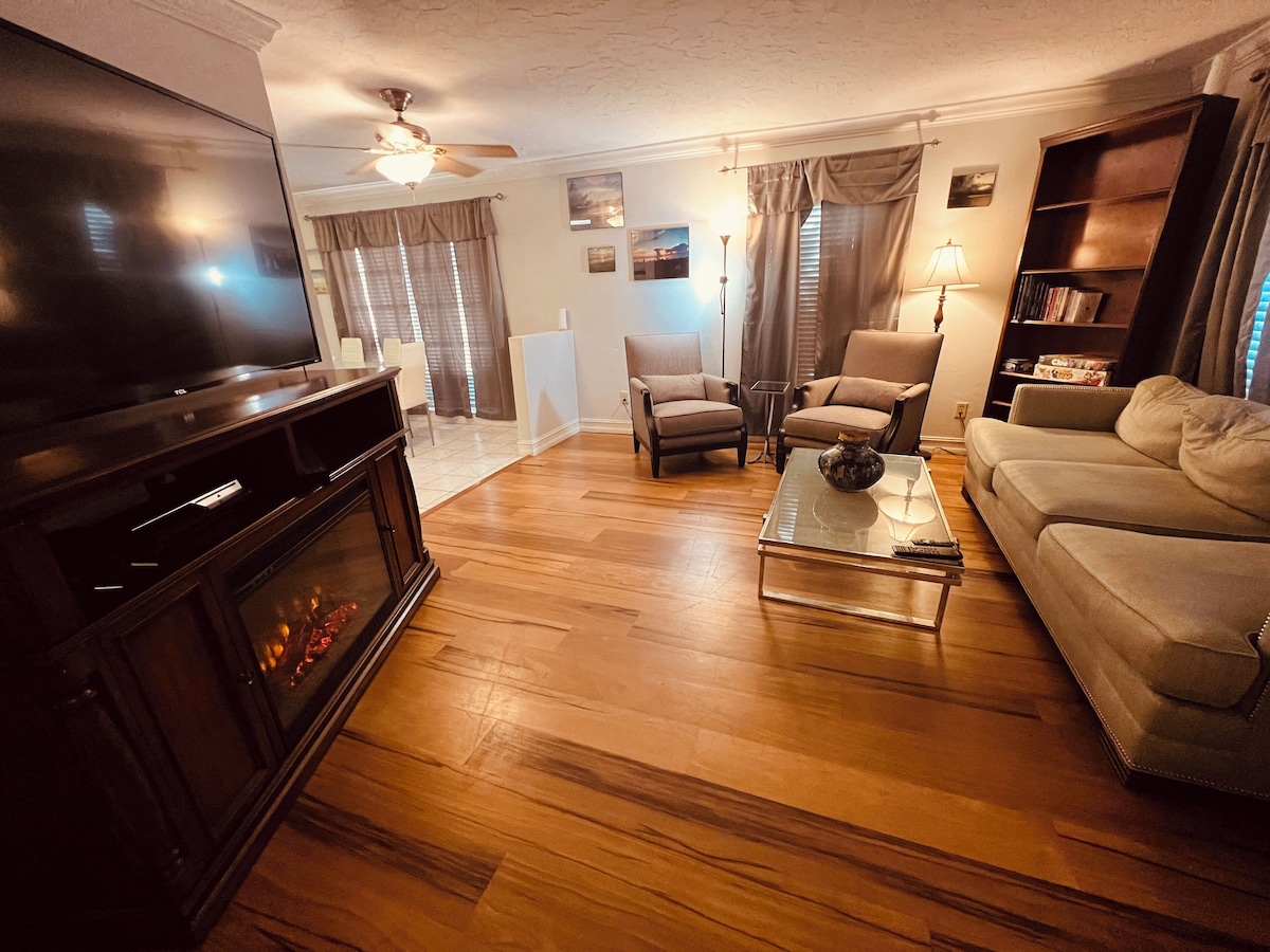 Photo 4 of Cozy Heated Pool 1 Mile from the beach!