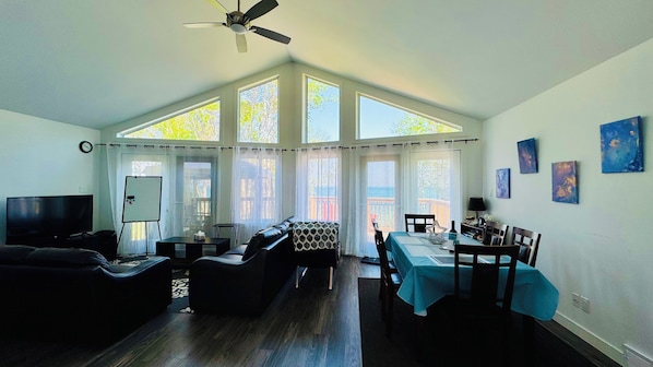 Télévision, cheminée