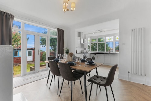 Cullercoats Coastal Haven - North East Escapes