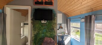 Spend the night in a railroad carriage - nostalgia & comfort in Thuringia