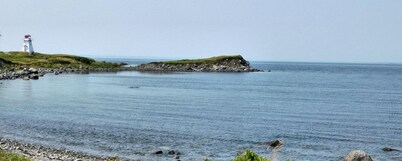 Harbourview House -A classic East Coast home and close to Pondville Beach