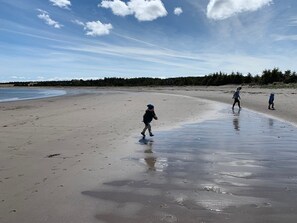 Beach - Harbourview House -A classic East Coast home and close to Pondville Beach (Arichat)