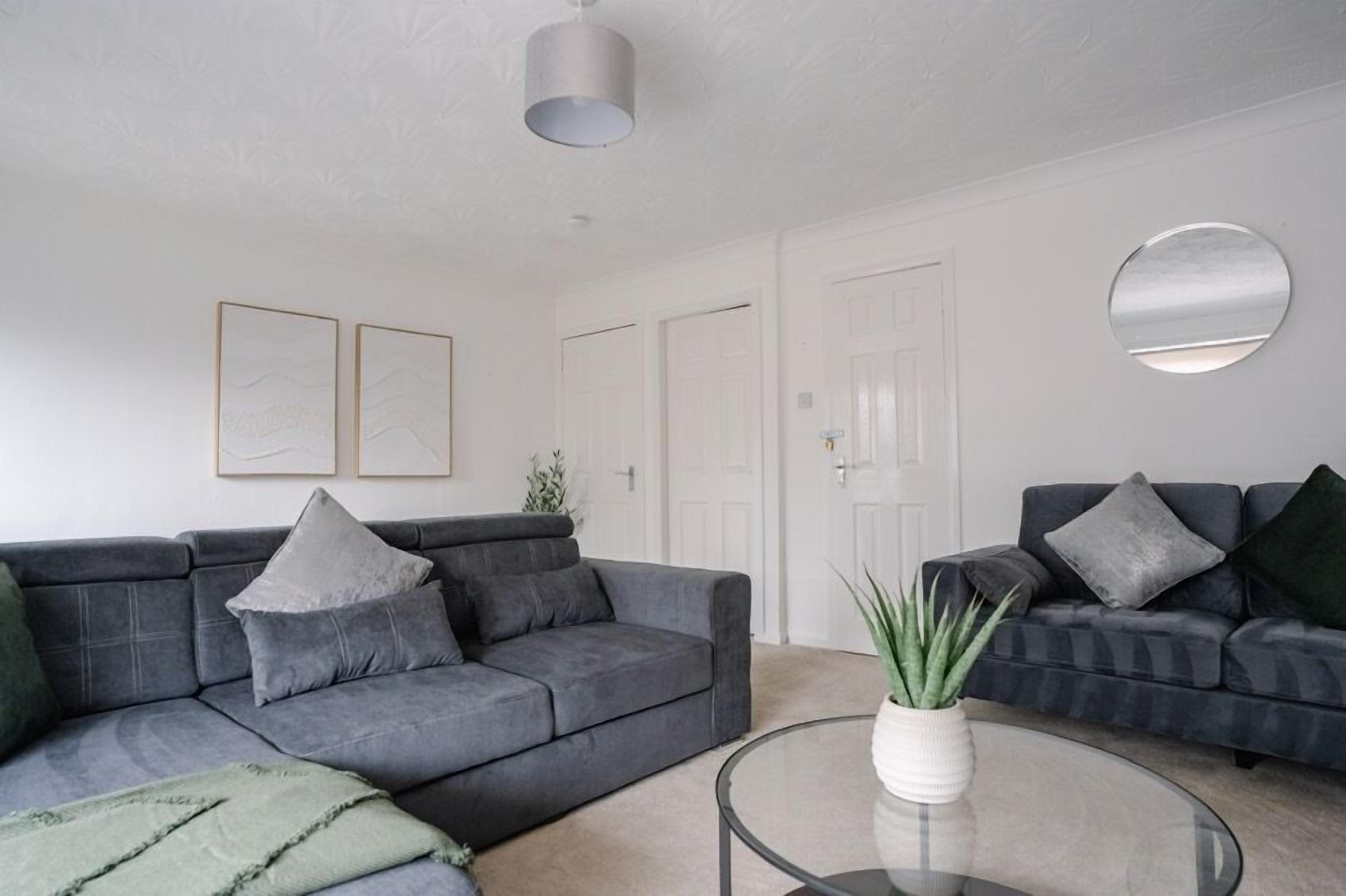Snug Modern Home In West Calder - Livingston