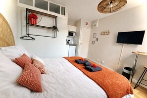 1 bedroom, free WiFi, bed sheets - Studio Sunshine (Saint-Omer)