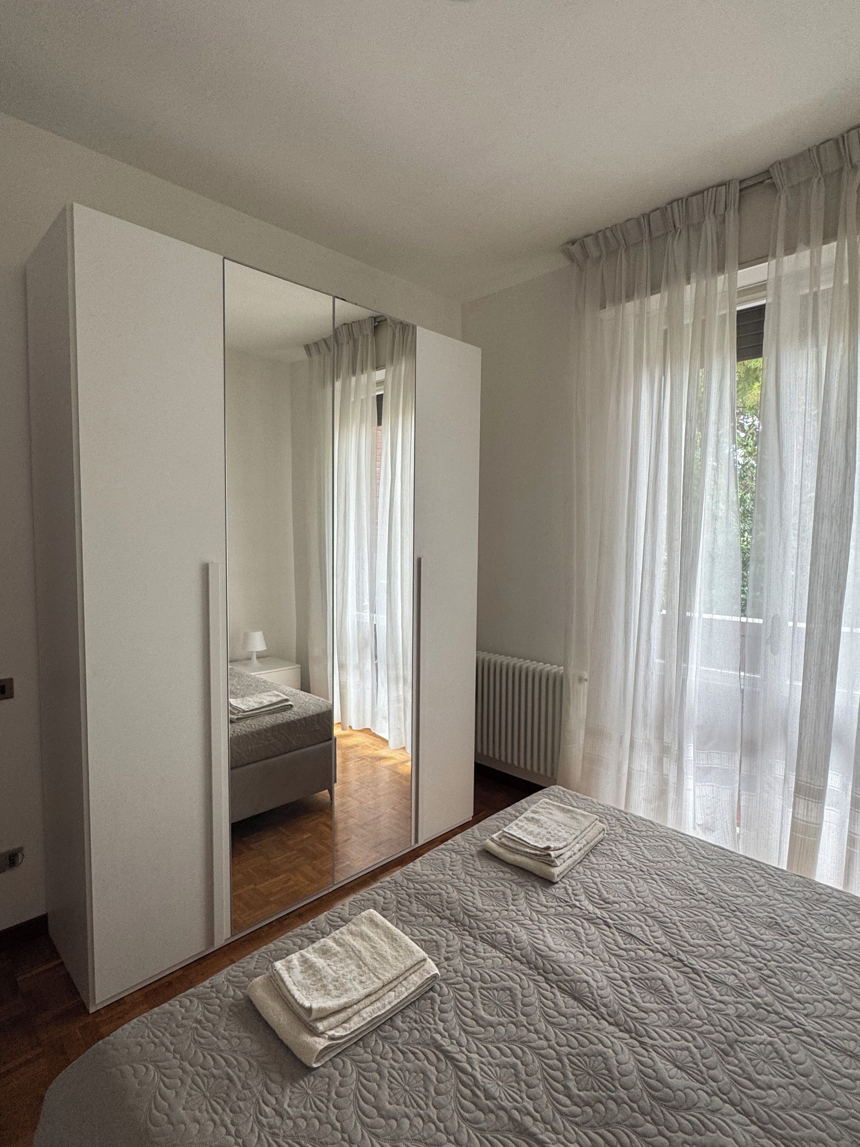 2 bedrooms, bed sheets