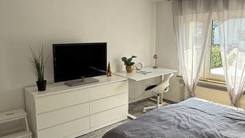 3 slaapkamers, een strijkplank/strijkijzer, wifi, beddengoed