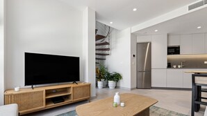 Apartment | Living room - Montemar Retreat With Private Pool (Torremolinos)