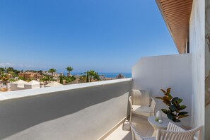 Apartment | Balcony - Montemar Retreat With Private Pool (Torremolinos)