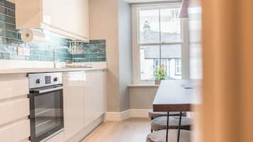 Comfort Apartment, 3 Bedrooms | Private kitchen