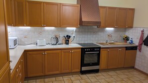 Microwave, oven, stovetop, dishwasher
