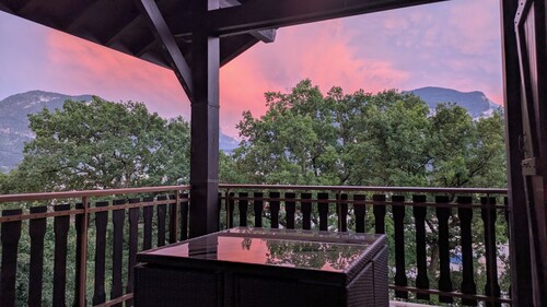 Spacious + Secluded Savoyard apartment, with great Terrace.