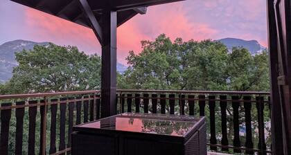 Spacious + Secluded Savoyard apartment, with great Terrace.