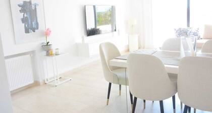 Luxury 3bedrooms apartment in Gammarth Touristique with Pool 3 Mnts beach access